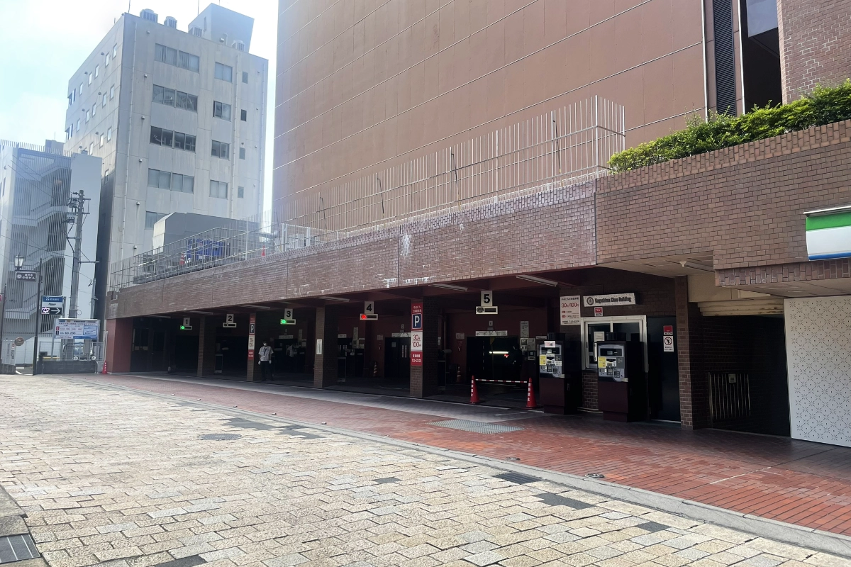中央ビル駐車場